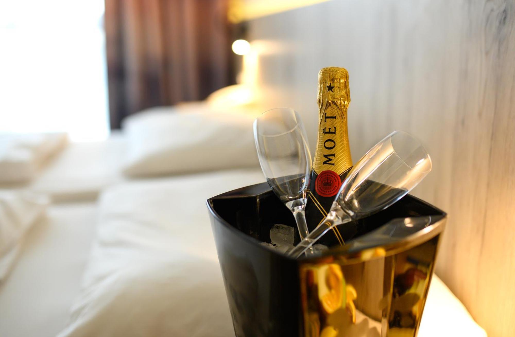 Akademia Hotel Balatonfüred Eksteriør billede